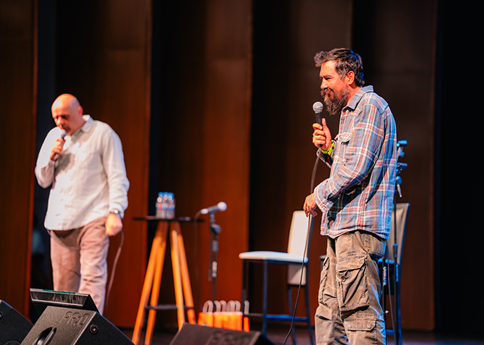 კაცები ლაივი