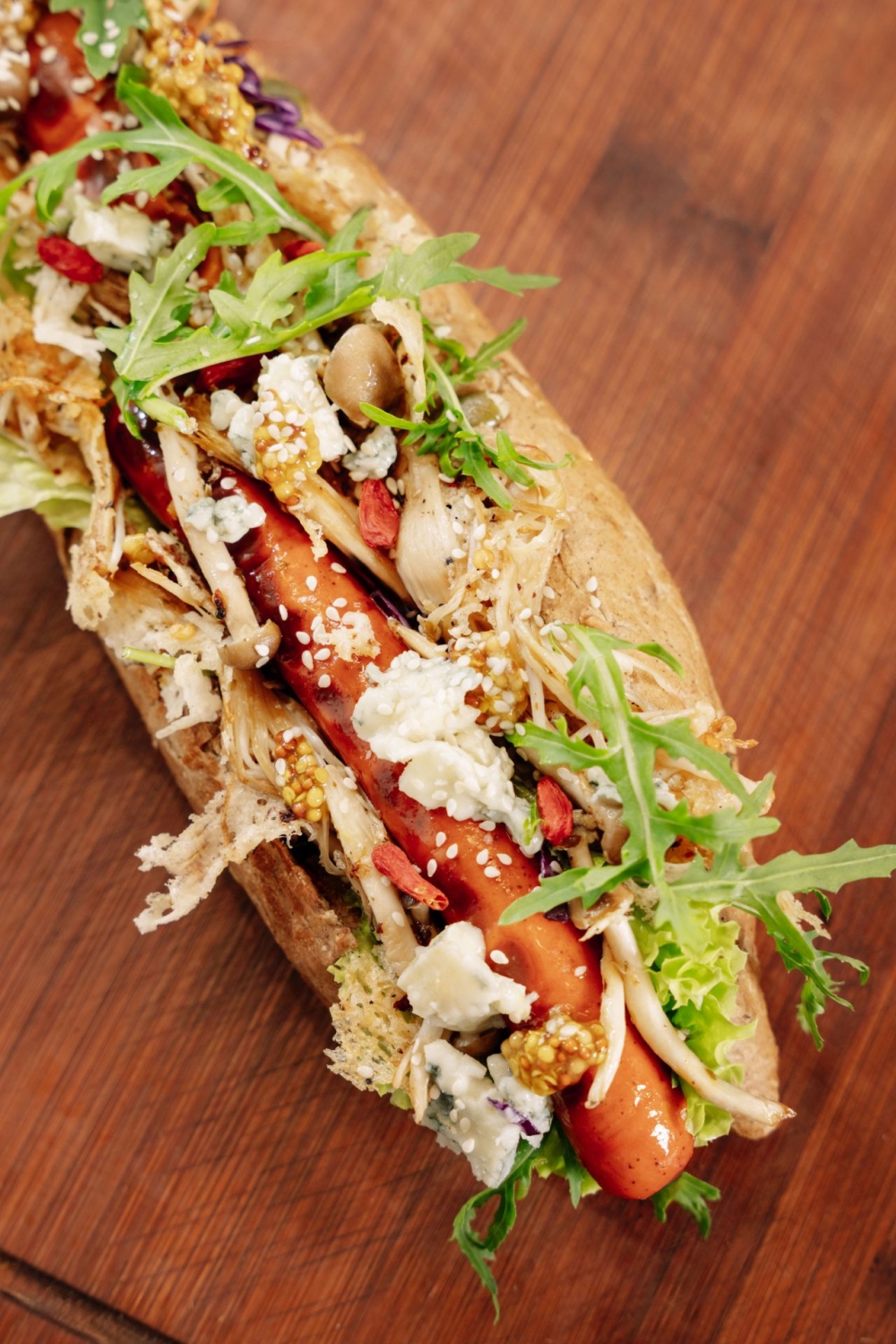 ჰოთდოგი ნივრის სოუსით