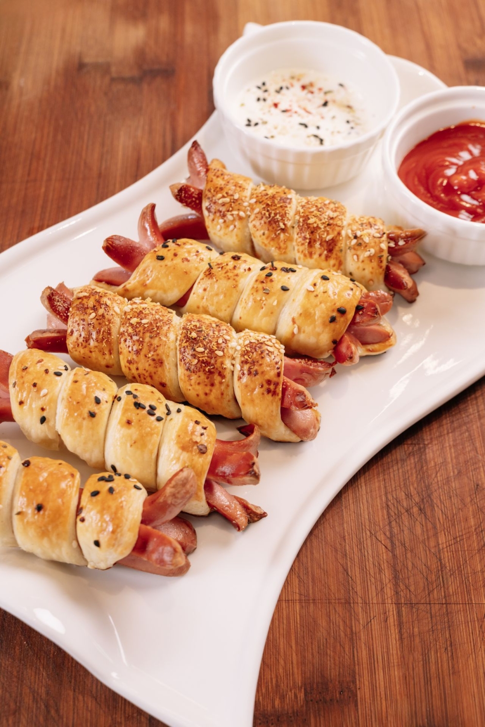 ქათმის სოსისის ხვეულა პარმეზანით