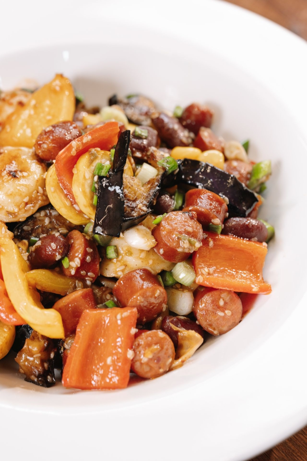 პელმენისა და შებოლილი სოსისის სადილი