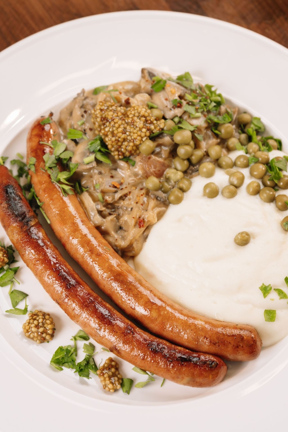 პიურე სოკოთი და სოსისით